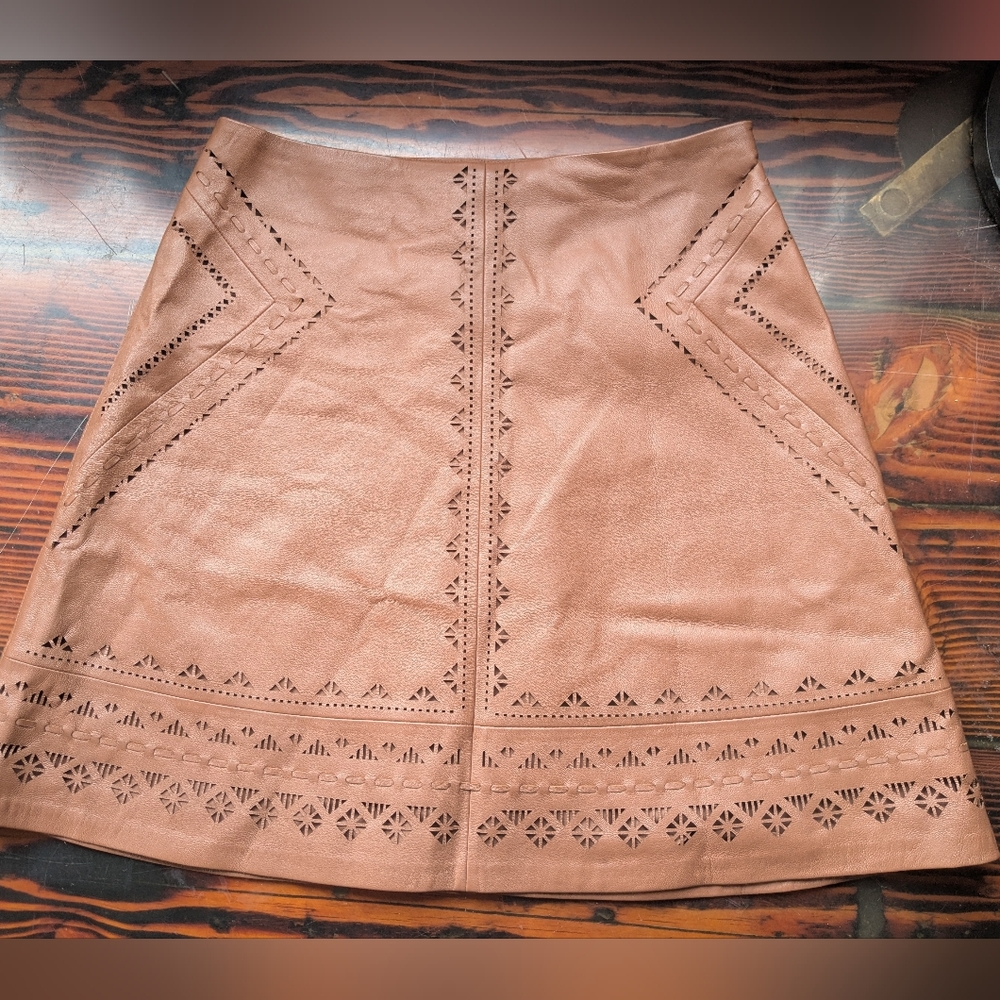 White House Black Market Genuine Leather Laser Cut Tan Skirt Women’s 4